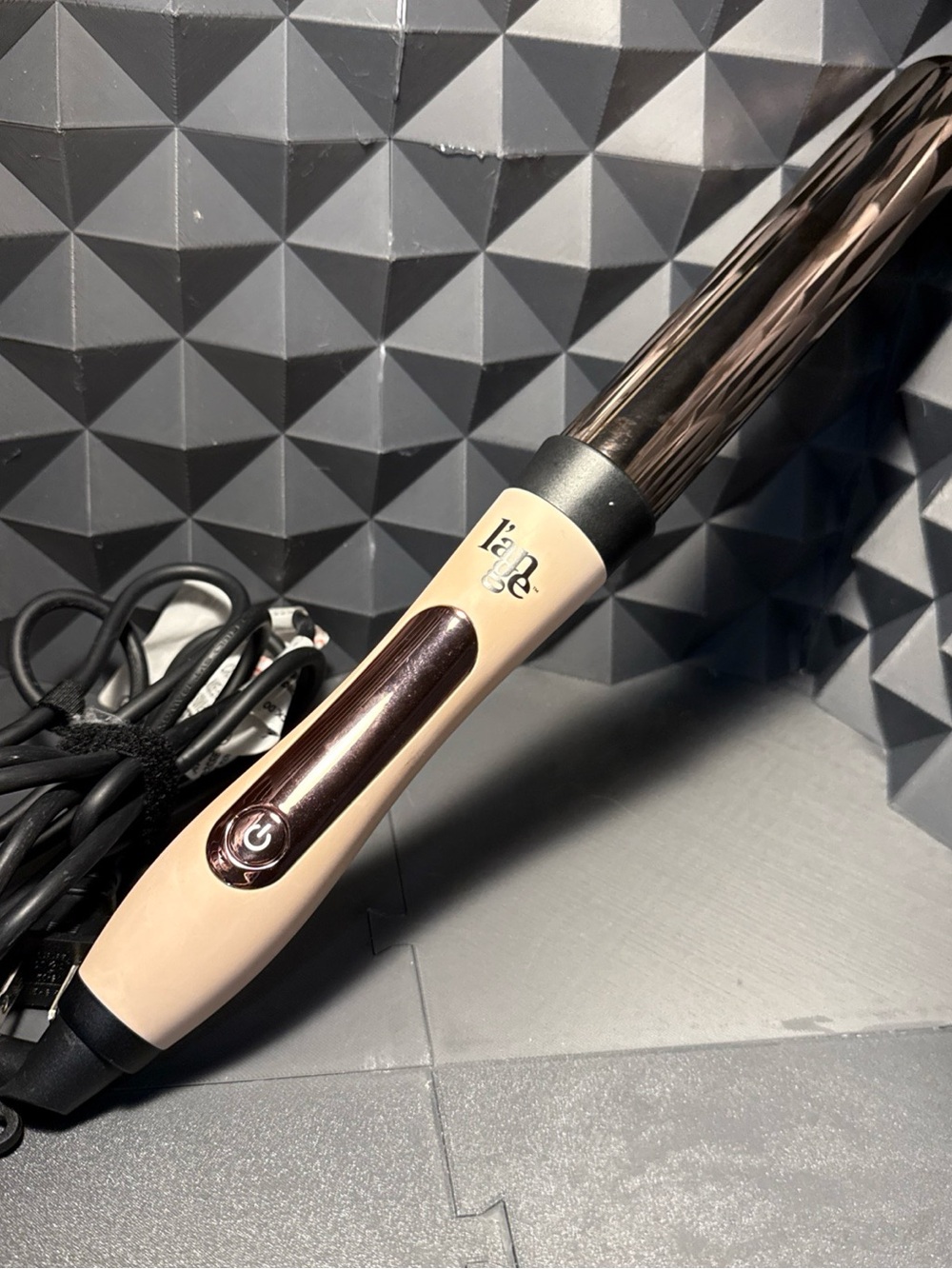 Lange Beige and Dark Brown Curling Iron